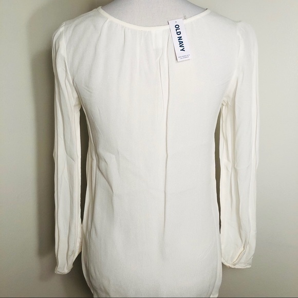 White🤍Long Sleeve Top - Picture 3 of 4